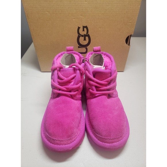 Girl's Boots UGG Kids Neumel II (Toddler/Little Kid) Size 11. - Picture 2 of 6